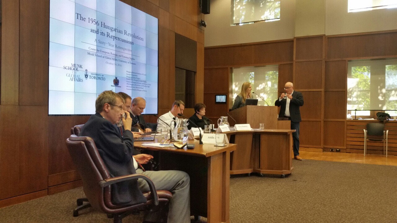 Konferencia a Torontói Egyetemen